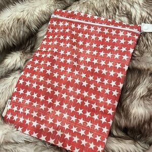SMART BOTTOMS | Limited Edition Red + White Star Print on the go Wetbag
